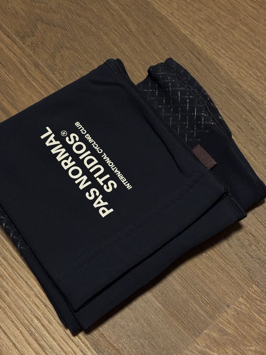 Pas Normal Studios Leggings: PNS Knee Warmers – Nuovo (secondo la descrizione) da Mels venduto da exploremore 2