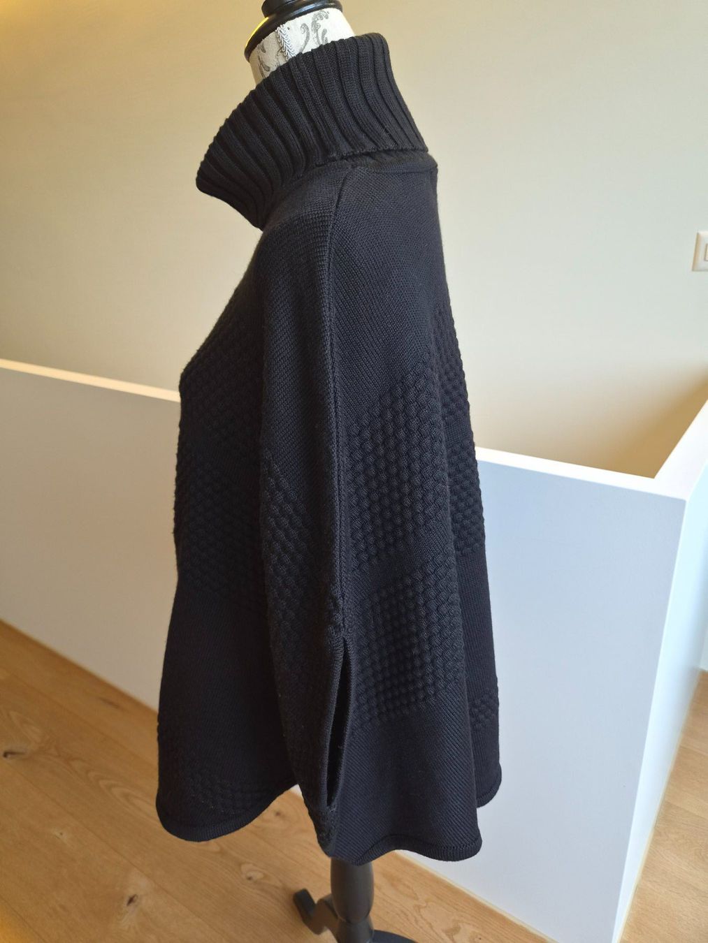 Pulls & Sweat-shirts: Damen Poncho Pullover schwarz mit Rollkragen – D'occasion à Spiegel b. Bern par brand06 2