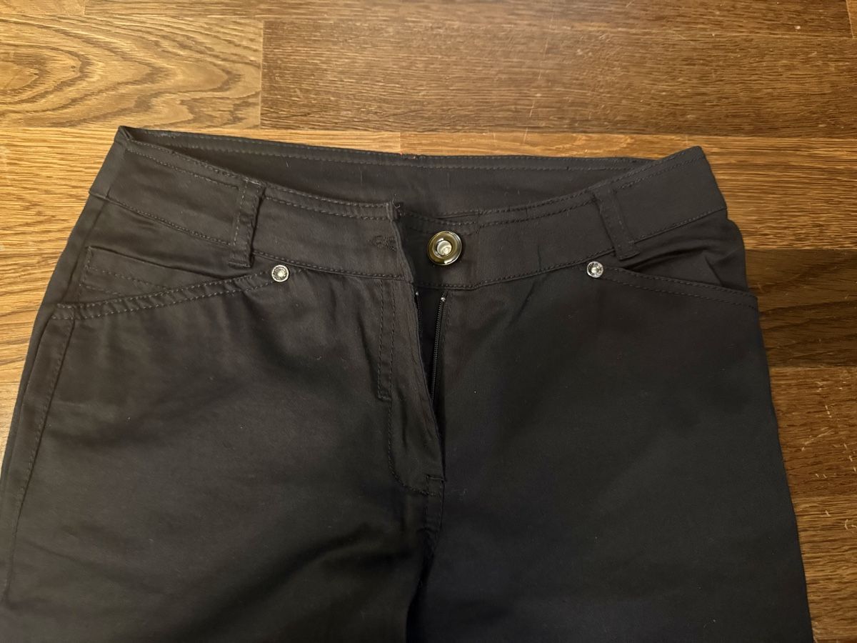 Pantaloni: Black Trousers – Usato da Zürich venduto da Yuece 1