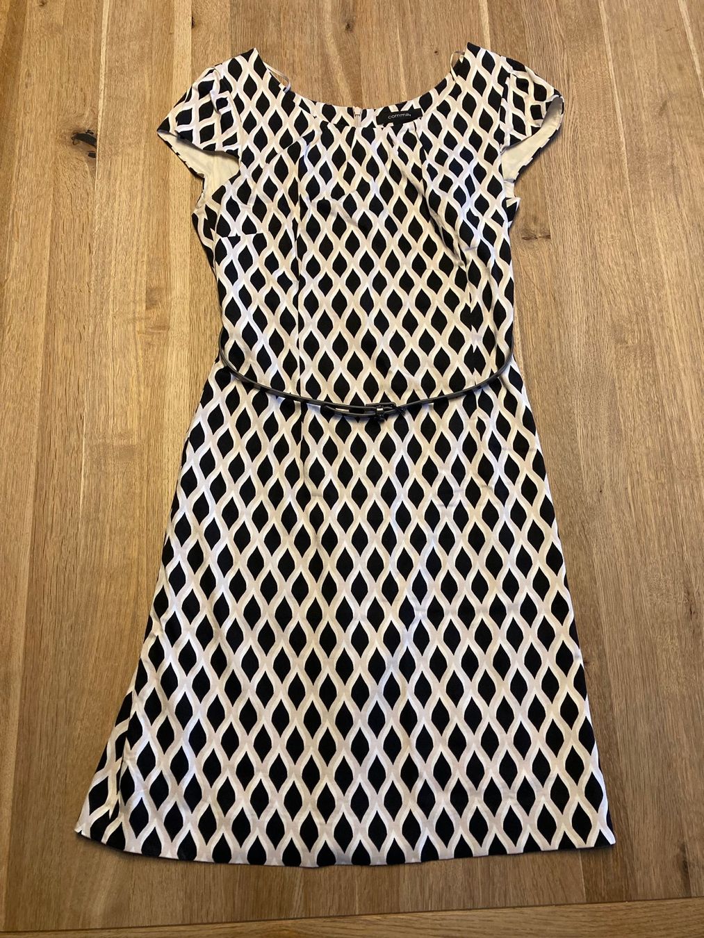 Comma Robes: Robe Comma – D'occasion à Cressier FR par vsa_87b2