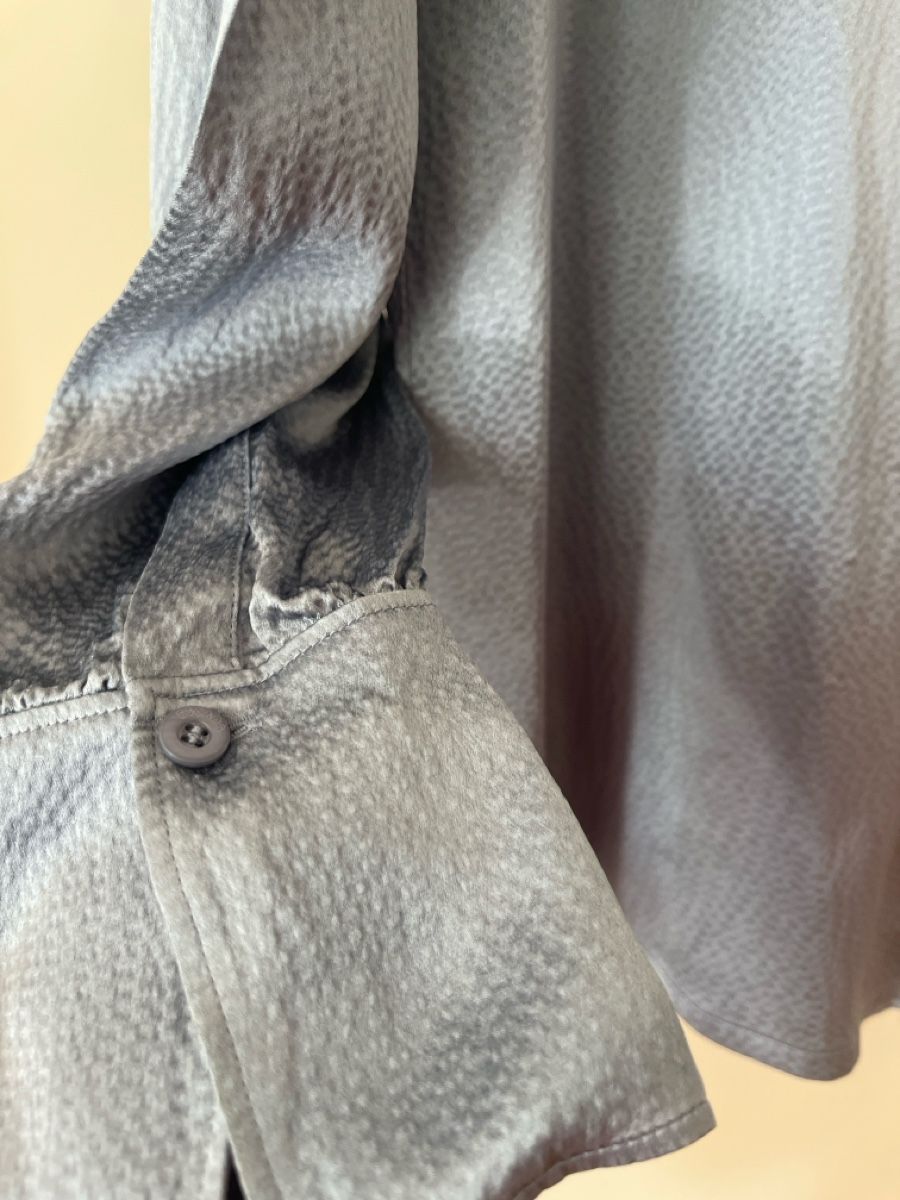 Escada Blusen: Escada Bluse 100% Seide Eisblau top Zustand  – Gebraucht aus Zürich von kleinesgrau 3