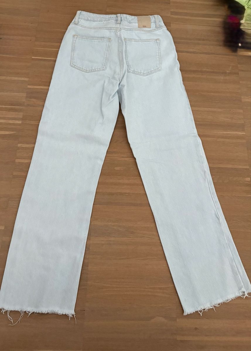 Zara Jeans: Zara Jeans Hellblau, Gr. 34 – Usato da Embrach venduto da ale_v5qn 2