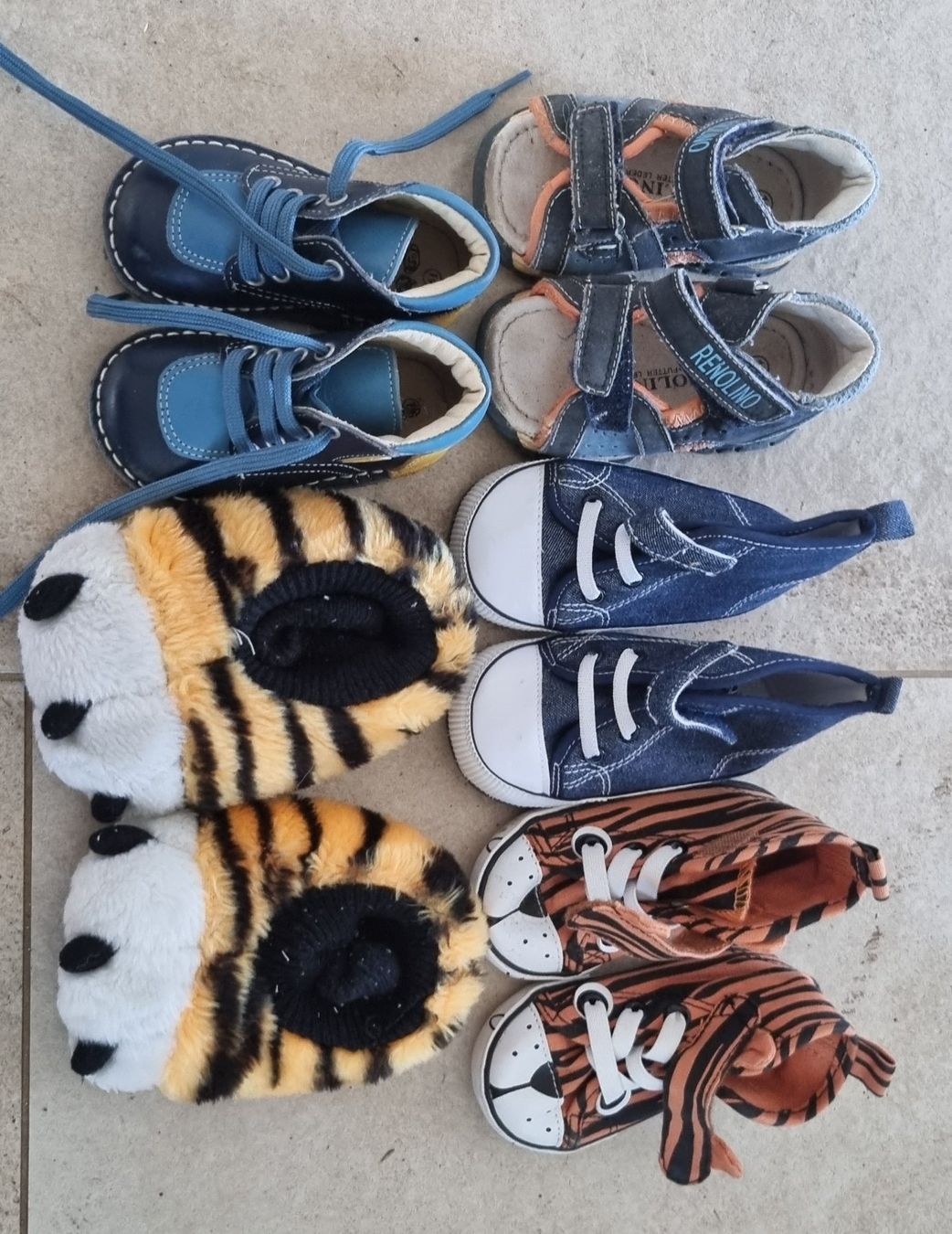 Scarpe per ragazzi: 5xSchuhe gr.18-19 – Usato da Grossdietwil venduto da GNOM313