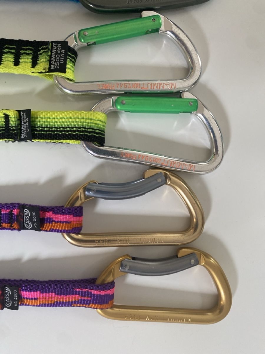 Attrezzatura da arrampicata: Retro Express 7 Stück Mammut & Simond Chamonix  – Usato da Aarau venduto da tschitta03 3