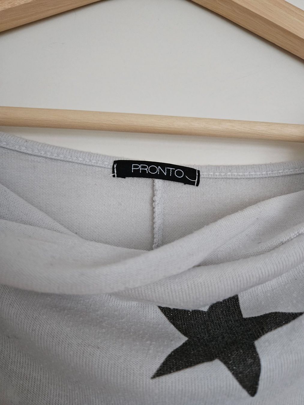 Pulls & Sweat-shirts: Pullover mit Sternen – D'occasion à Schaffhausen par sabrina915 1