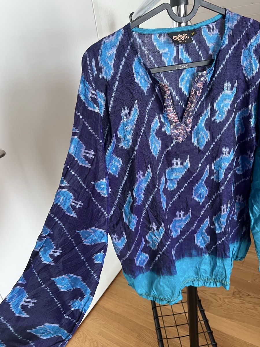 Camicette: Cachet Seidenbluse, Grösse M, blau gemustert – Usato da Langenthal venduto da ivet7 2