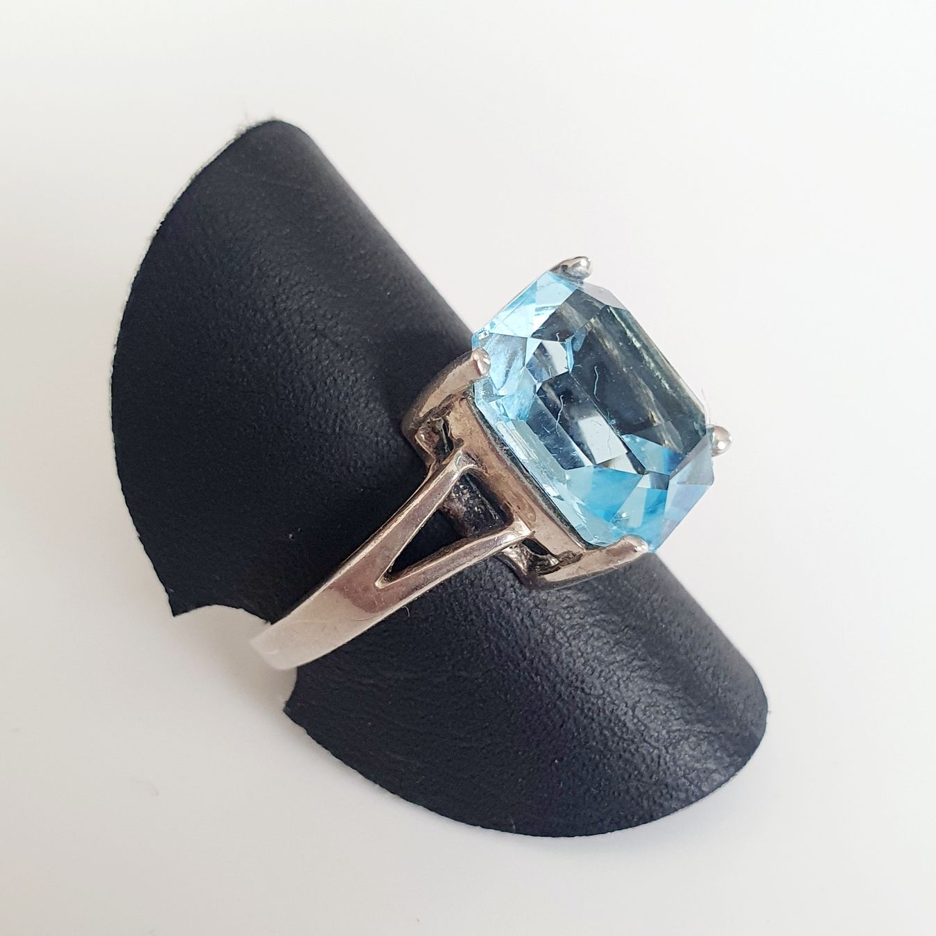 Anelli: Silber Ring 925  mit hellblauem Stein, Grösse 18.4 mm – Usato da Kreuzlingen venduto da Wunderkiste123