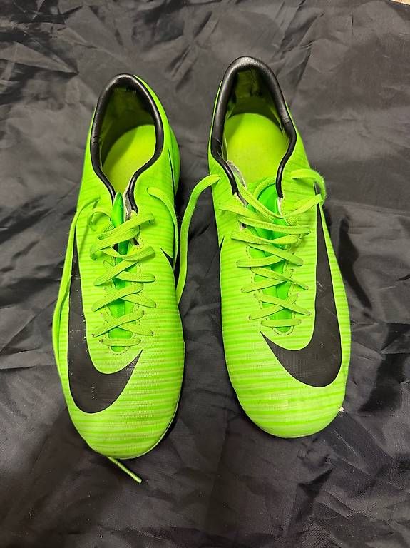 Scarpe da uomo: Fussballschuhe Gr 40 – Usato da Menzingen venduto da lua123