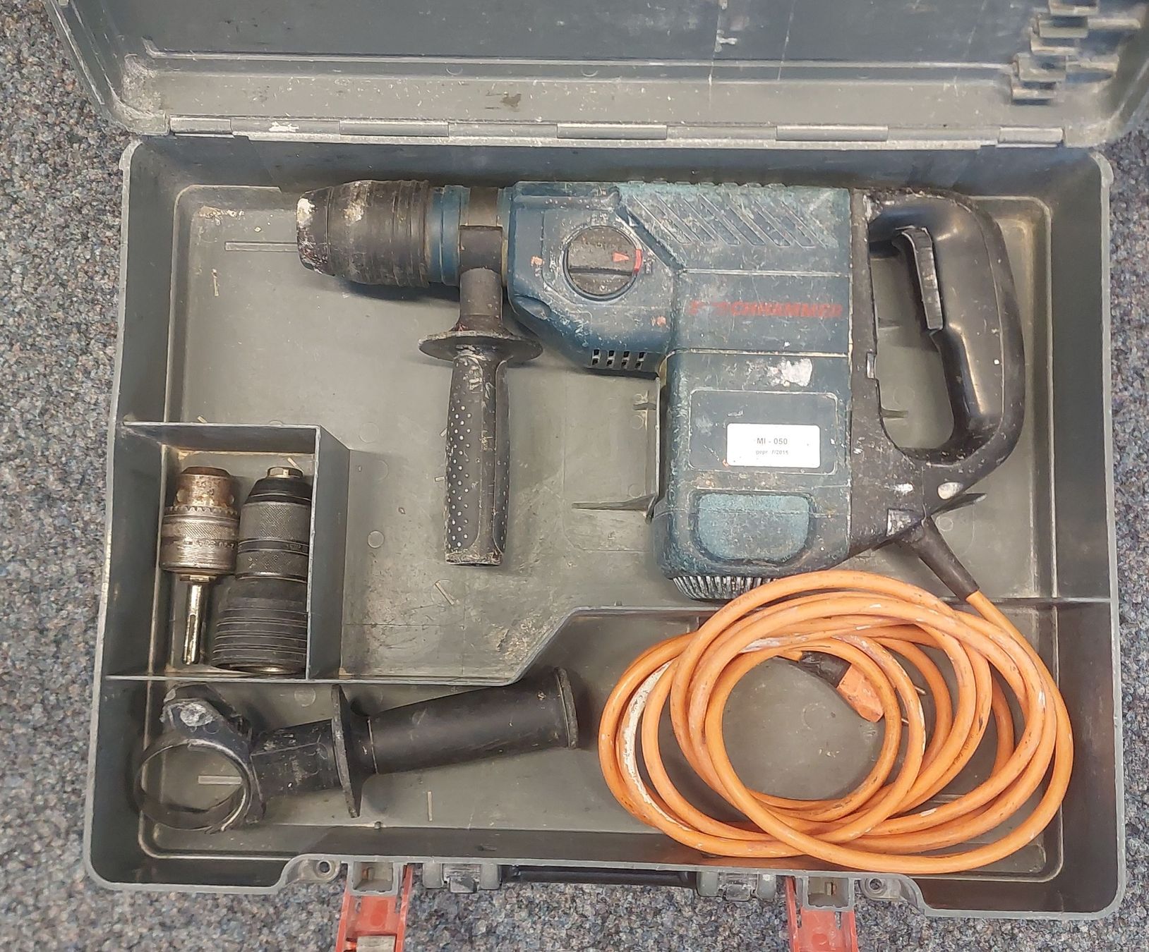 Bosch Bohrmaschinen: Bosch Bohrhammer mit Koffer – Gebraucht aus Rapperswil SG von Indoc