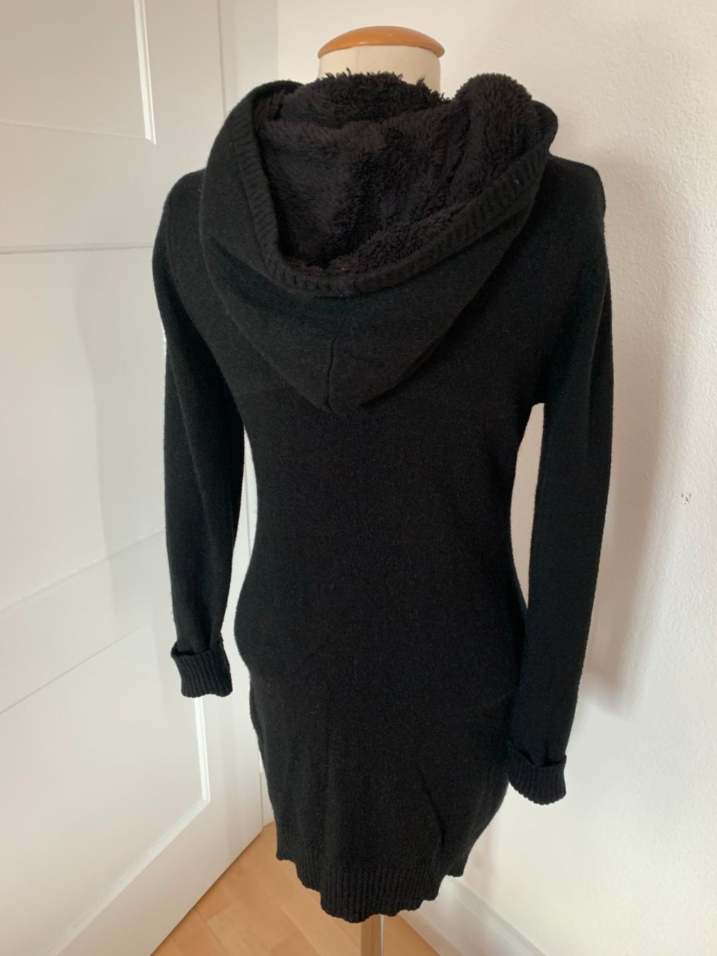 Vestiti: Maison Chic Damen Strick Kleid, ca. Gr. 38 / 40, Schwarz – Usato da Worb venduto da farben20zauber 2