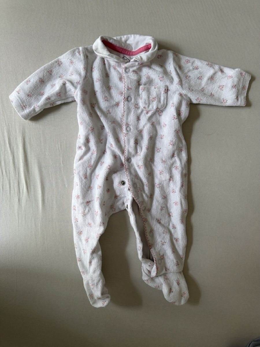Pigiama & Simili: Baby Strampler weiss mit Blumenmuster – Usato da Schlieren venduto da chantii22