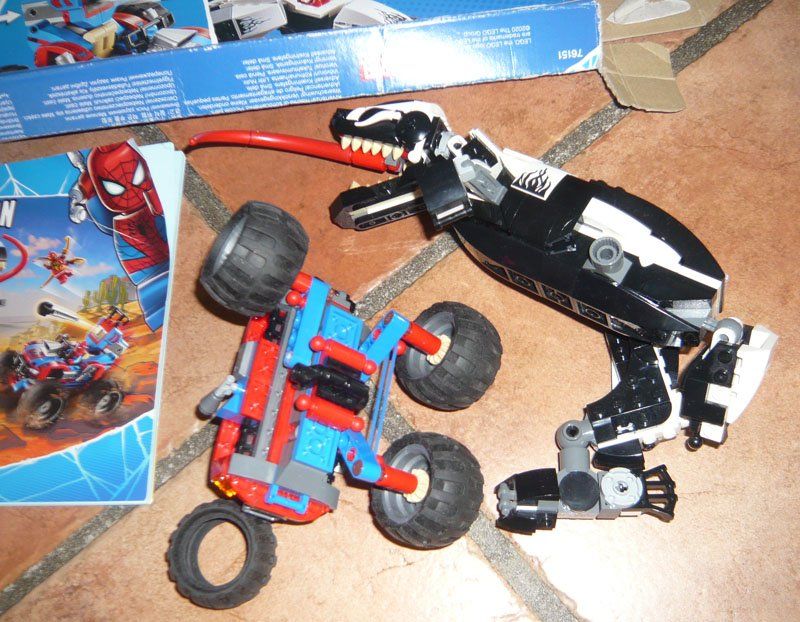 Lego Giocattoli: Lego-Verpakung mit ein Paar Teilen Spidermann – Usato da Ruggell venduto da Dolce9 1