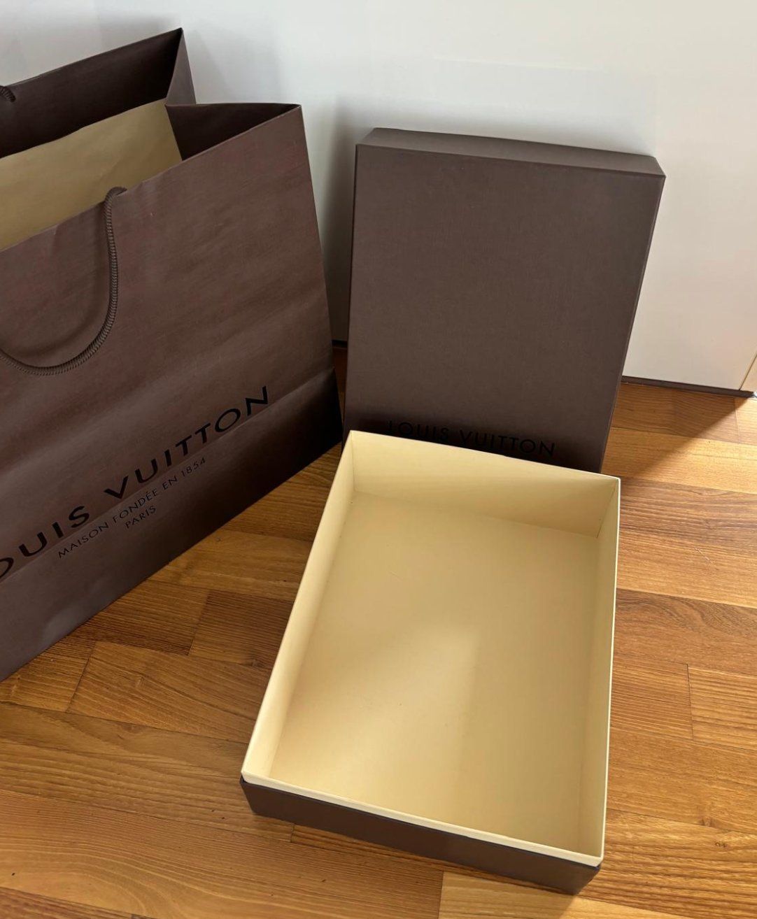 Louis Vuitton Borse da donna: 💖 Louis Vuitton Box – Usato da Steinhausen venduto da 2ndLove_Bag