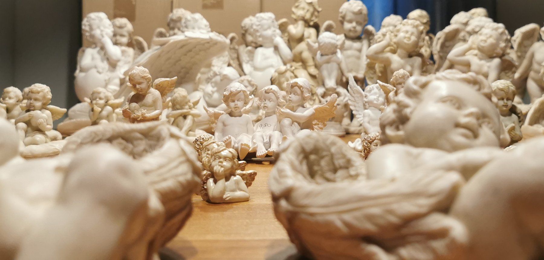 Figuren: 80 Engel – Neu (gemäss Beschreibung) aus Niederbuchsiten von  4