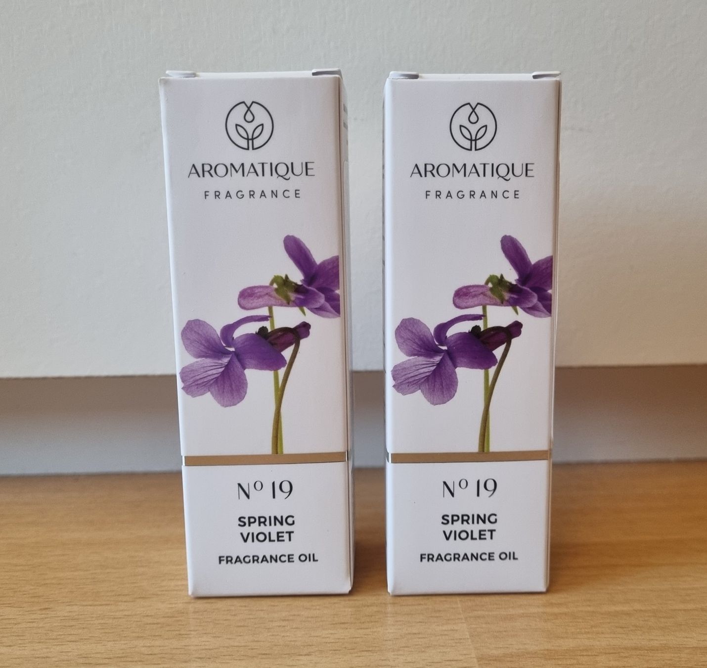 Oli essenziali: 2xDuftöle - Frühlingsviolett - 12ml – Nuovo e nell'imballaggio originale da Flumenthal venduto da Krajan