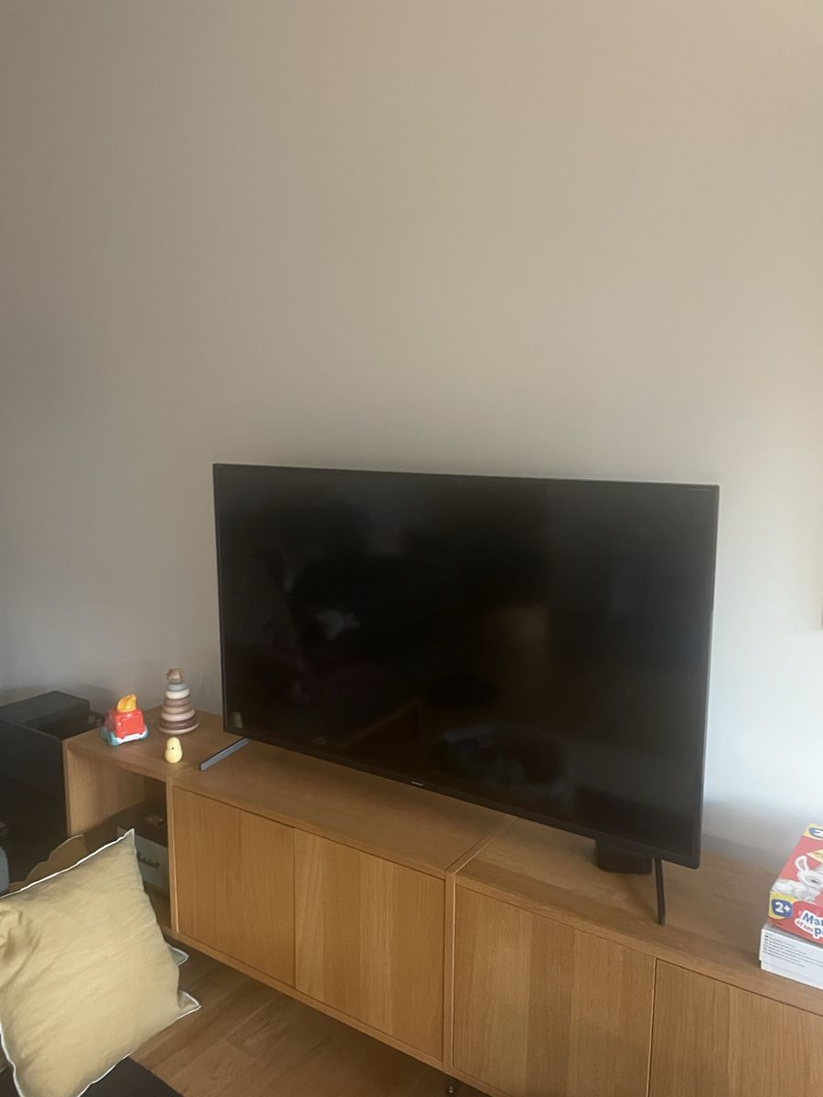Appareils TV: Sharp Fernseher LED schwarz – D'occasion à Zürich par InesN1991 2