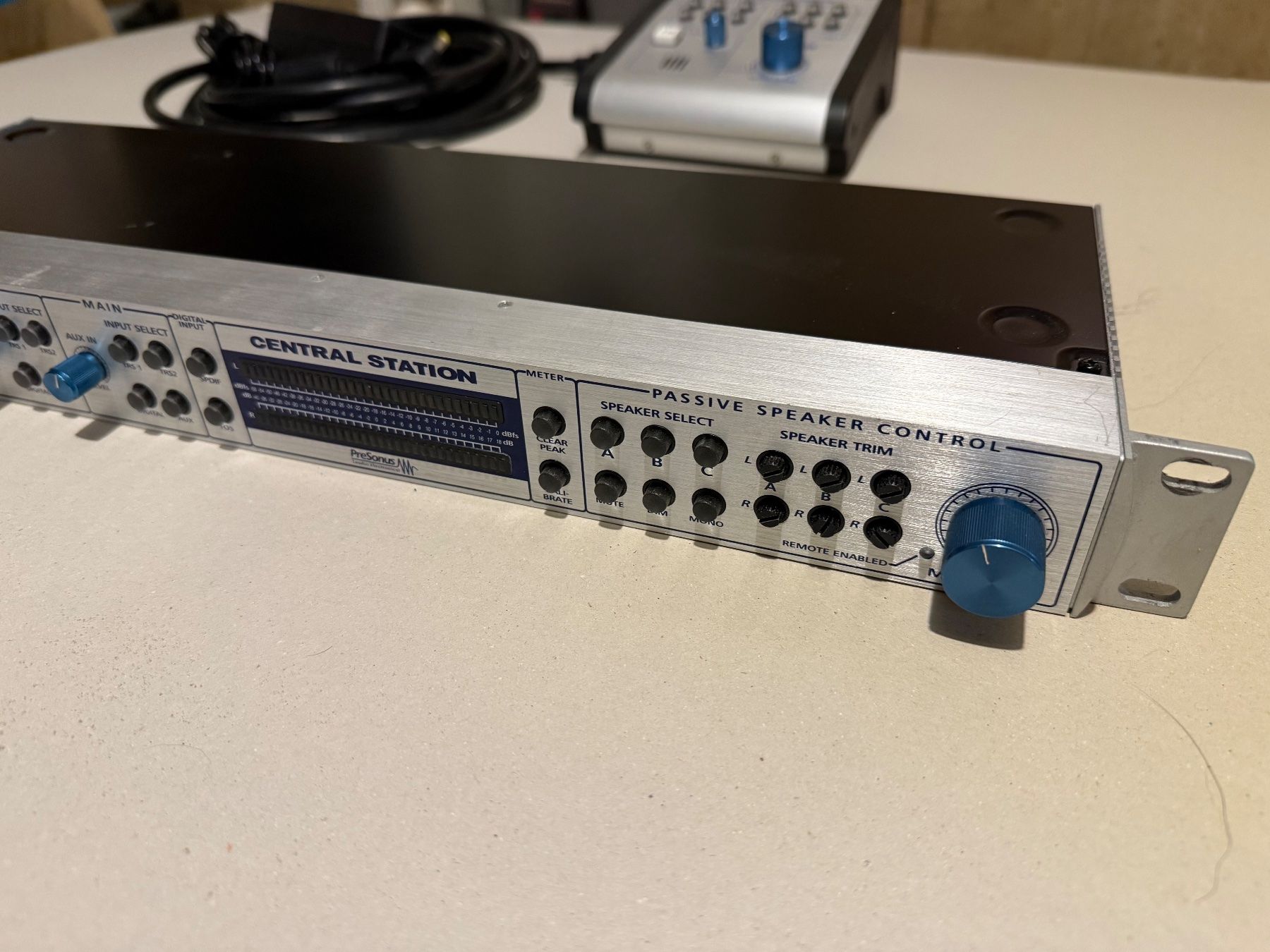 Sistema di controllo: Presonus Central Station - Monitorcontroller – Usato da Burgdorf venduto da d-noize