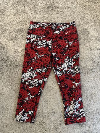 2x NIKE Sporthosen 3/4 Leggings in S
