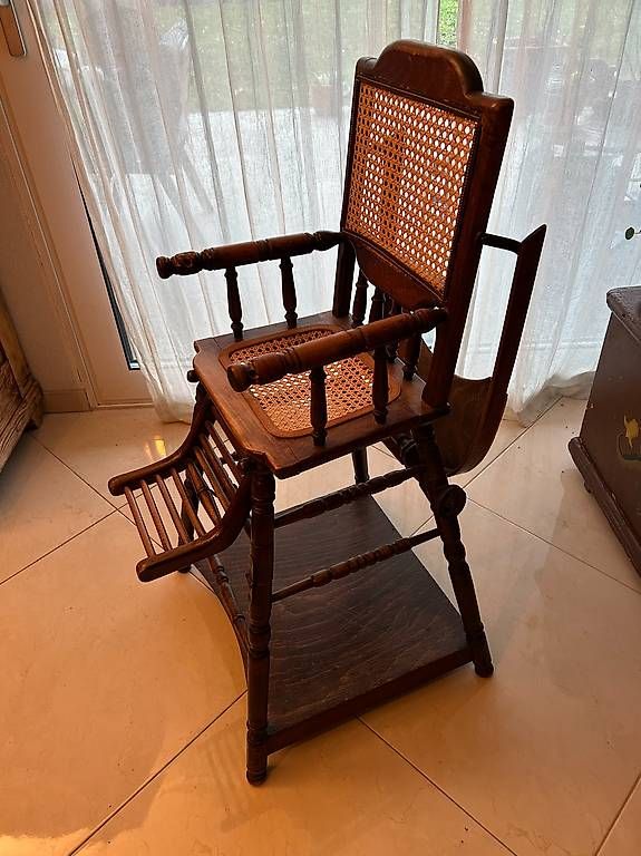 Hochstühle: Chaise d'enfant – Gebraucht aus Areuse von bvo_kds8 2