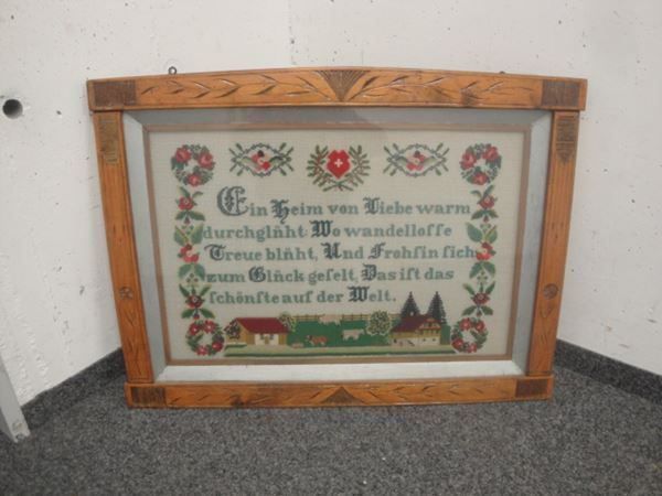 Poster & Bilder: Geschnitzter Holzrahmen mit Stickerei – Gebraucht aus Trachslau von post35