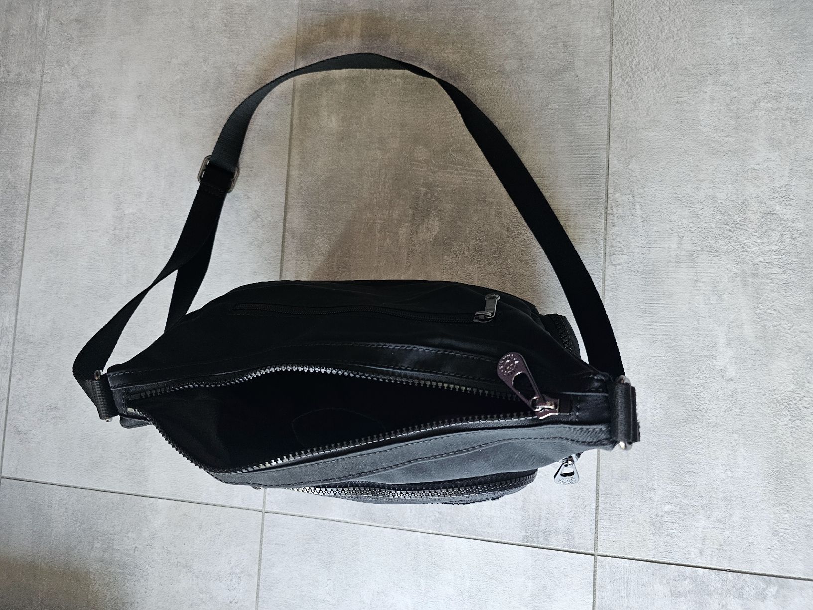 Kipling Borse da donna: original Kipling gabbie schwarz – Usato da bellinzona venduto da zeus6535 7