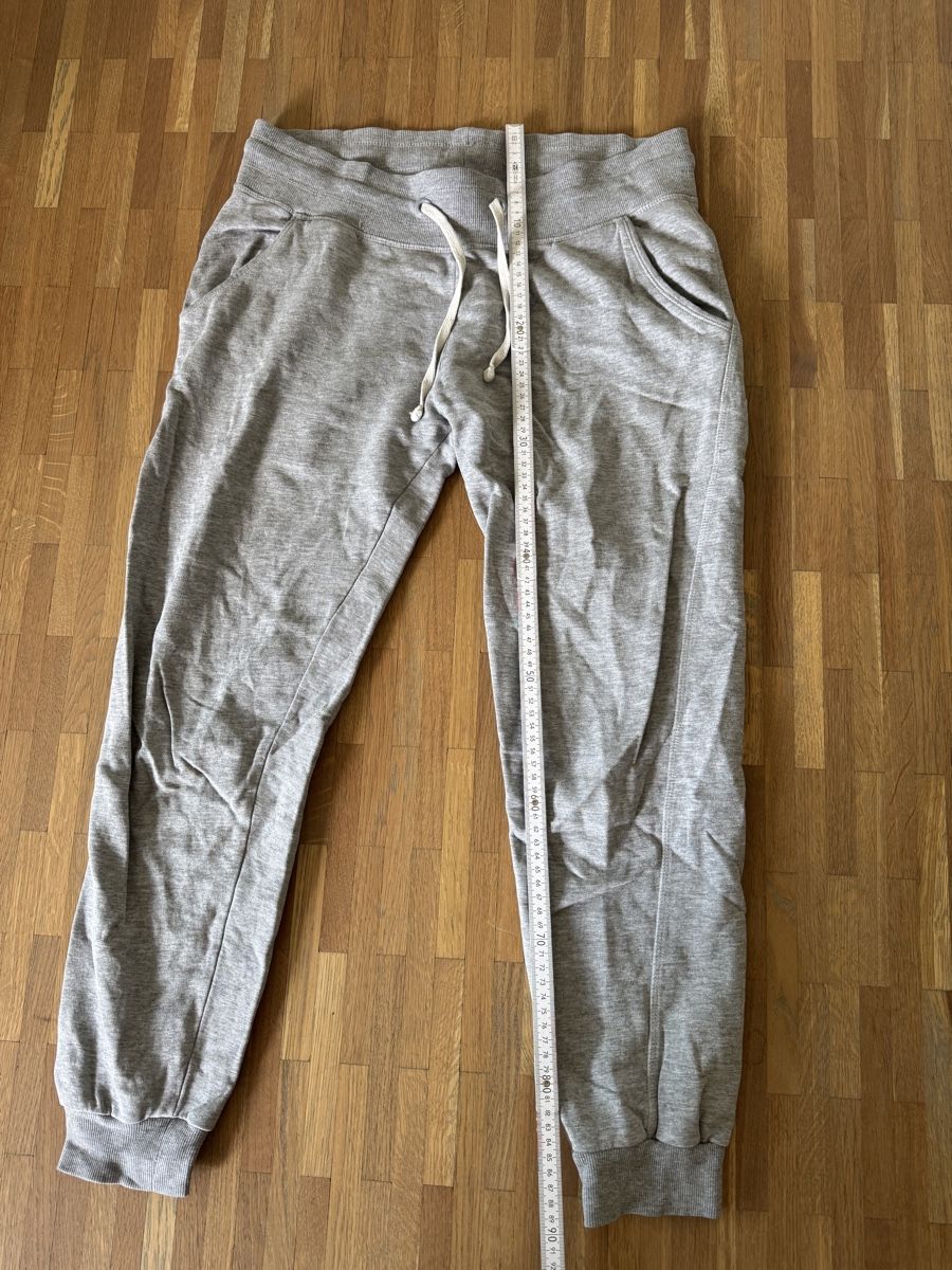 C&A Pantalons: Halblange Jogginghose hellgrau – D'occasion à Münsingen par sam_528s 2