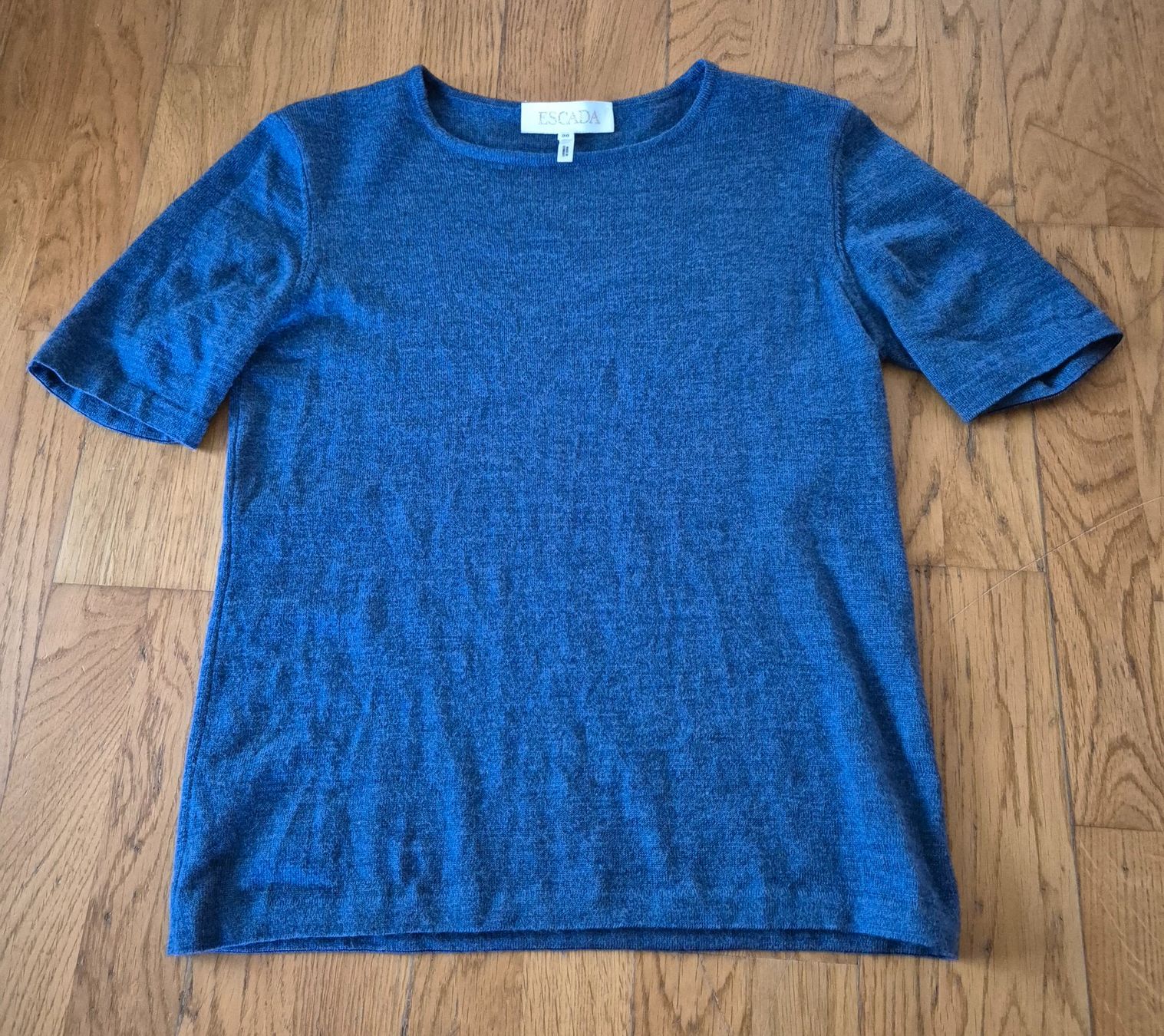 Escada T-shirt: Merino T-Shirt von Escada S – Usato da Schliern b. Köniz venduto da elf2011