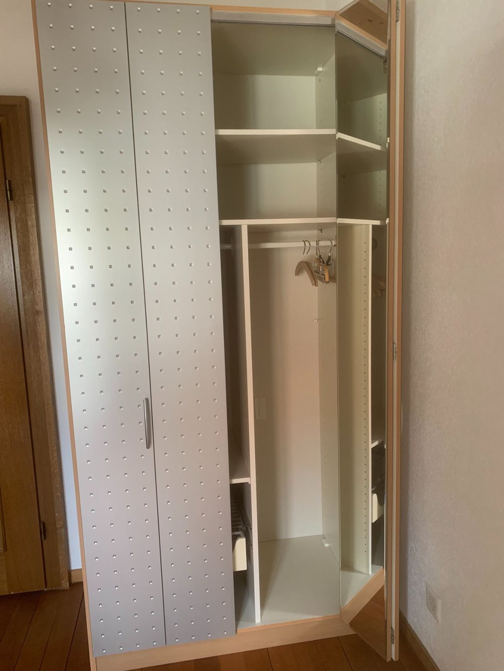Armadi: Kleiderschrank mit Falttüren – Usato da Untersiggenthal venduto da Ophus 2