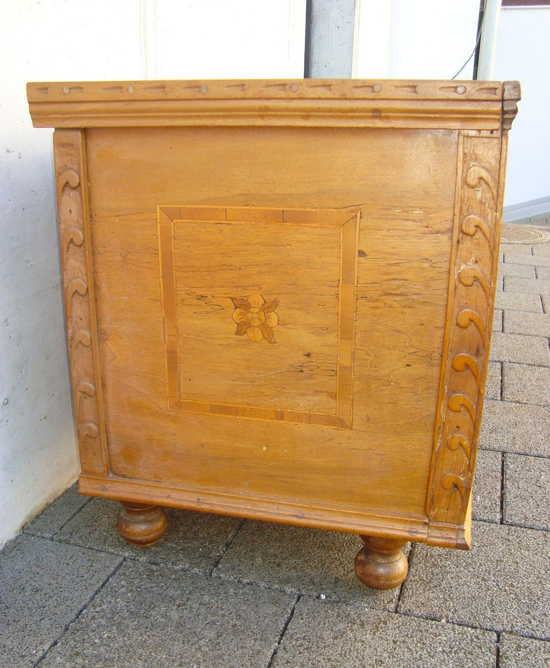 Cassapanche: Biedermeier Truhe mit Intarsien, Nussbaumholz – Usato da Oberdorf NW venduto da Lufao 4