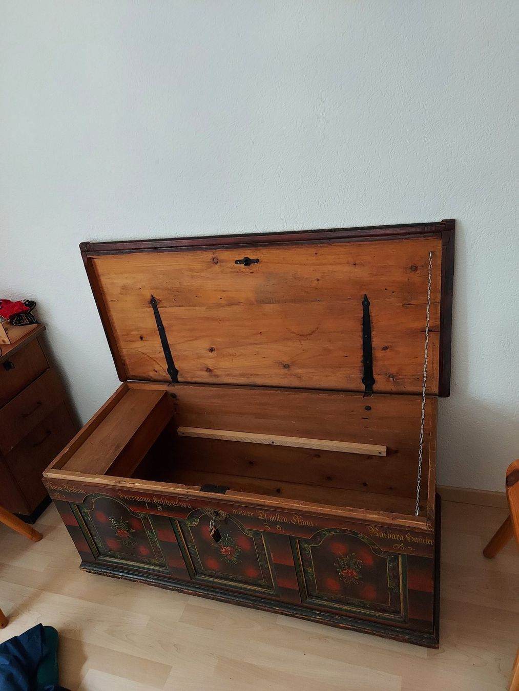 Truhen: Ancien coffre peint – Gebraucht aus Courtételle von gui_aume 2