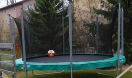 Superfun Trampolin, RedStrap Xtreme, R 480 inkl. Fangnetz