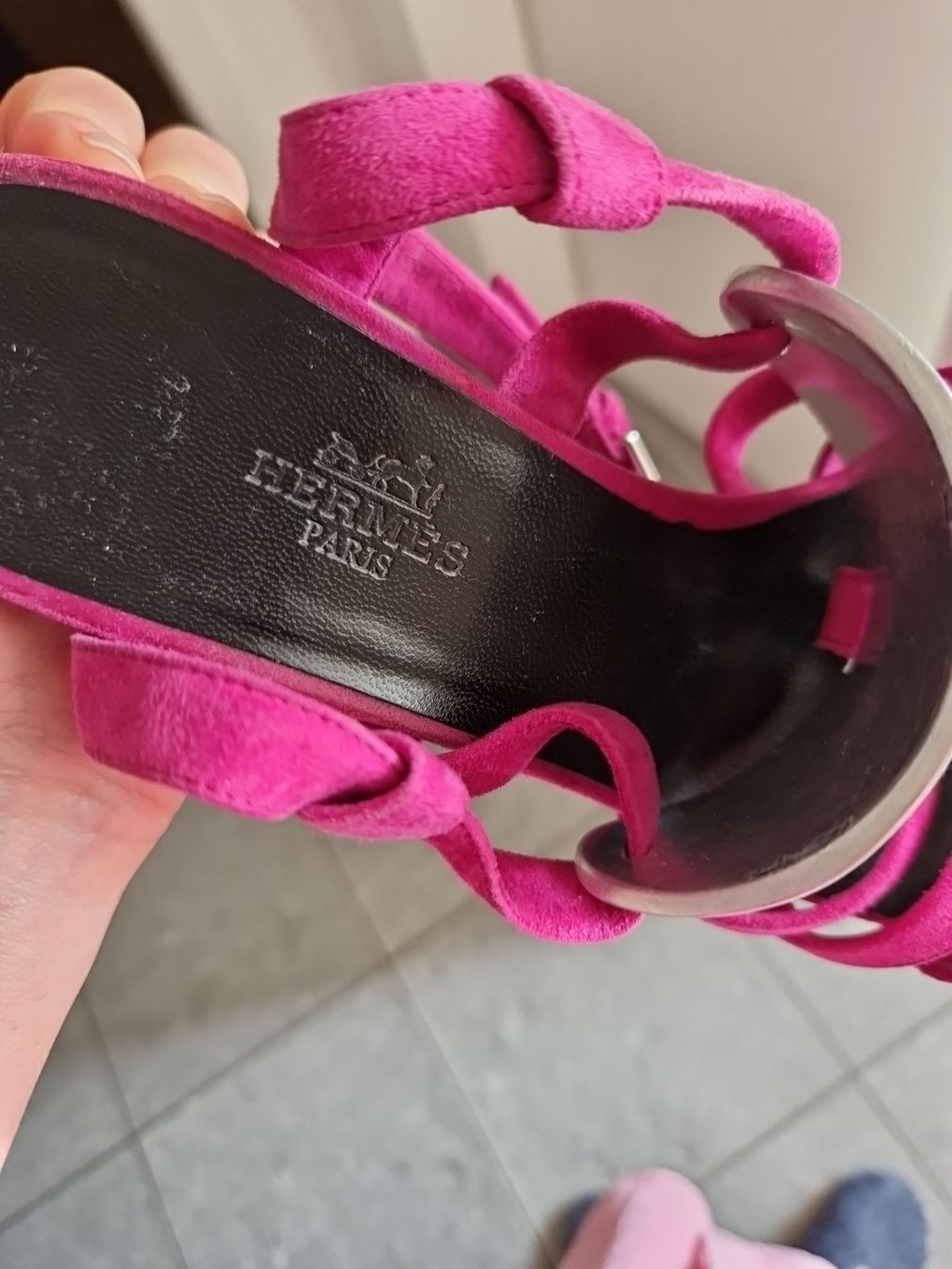 Hermès Scarpe da donna: Hermes Pink Suede Strappy Sandals, size 38 – Usato da Zollikerberg venduto da TaraMira 3