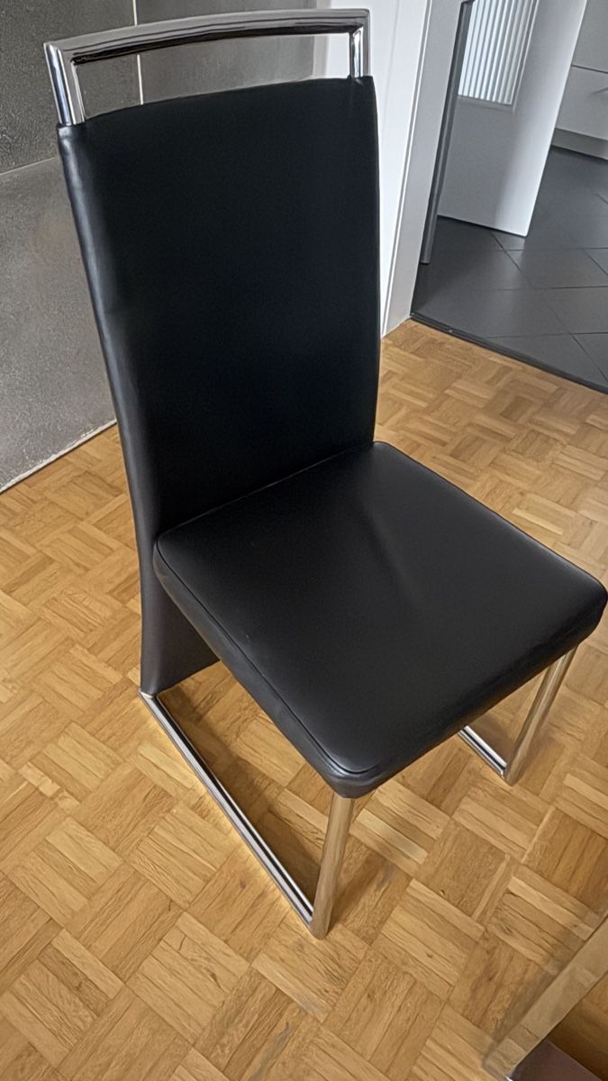Set de table et chaises: Glastisch mit 4 Stühle – D'occasion à Dietikon par fatime84