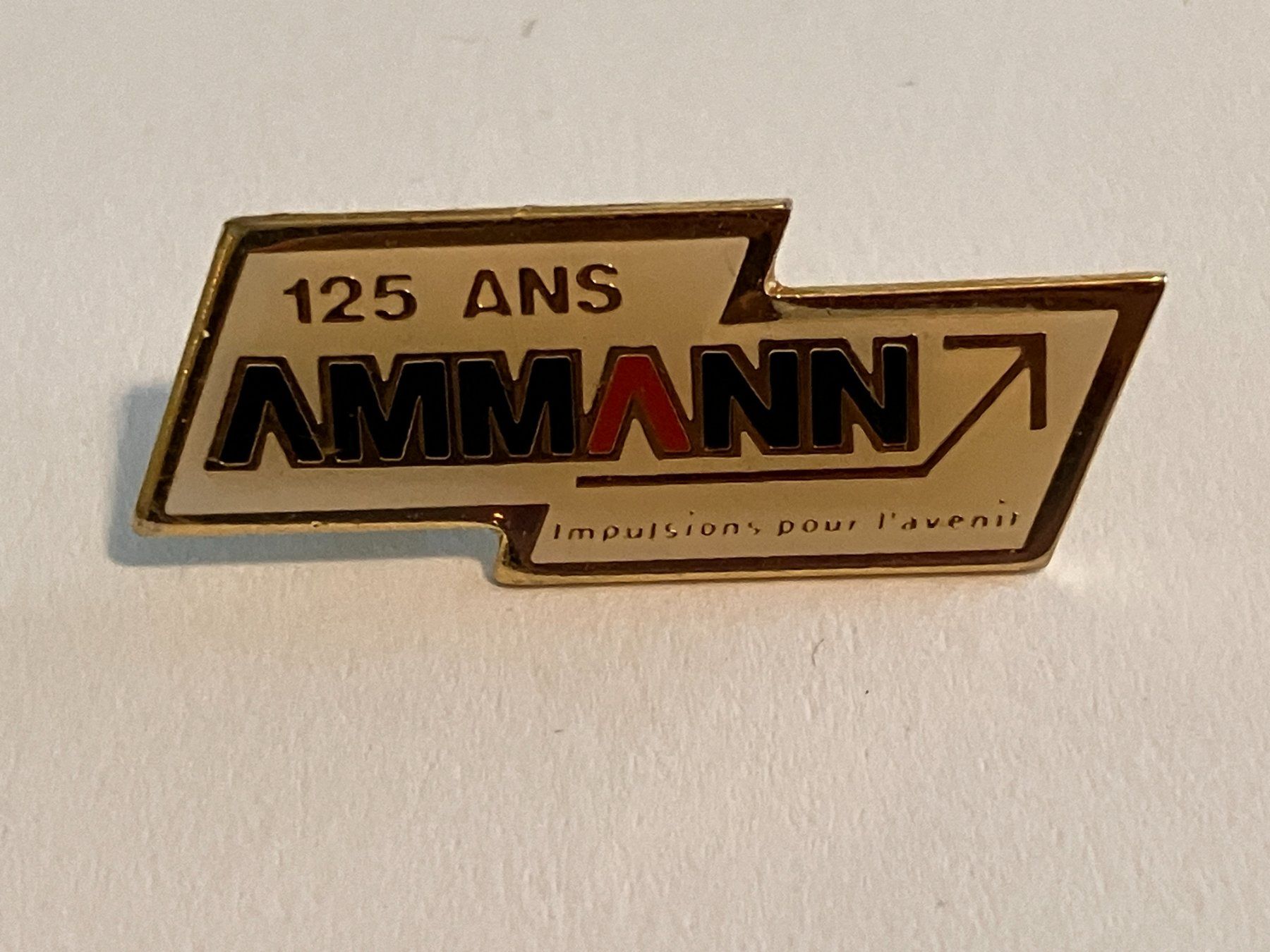 Placchette & Badge: 1 Pin Ammann 125 Jahre – Usato da Basel venduto da djwwpp