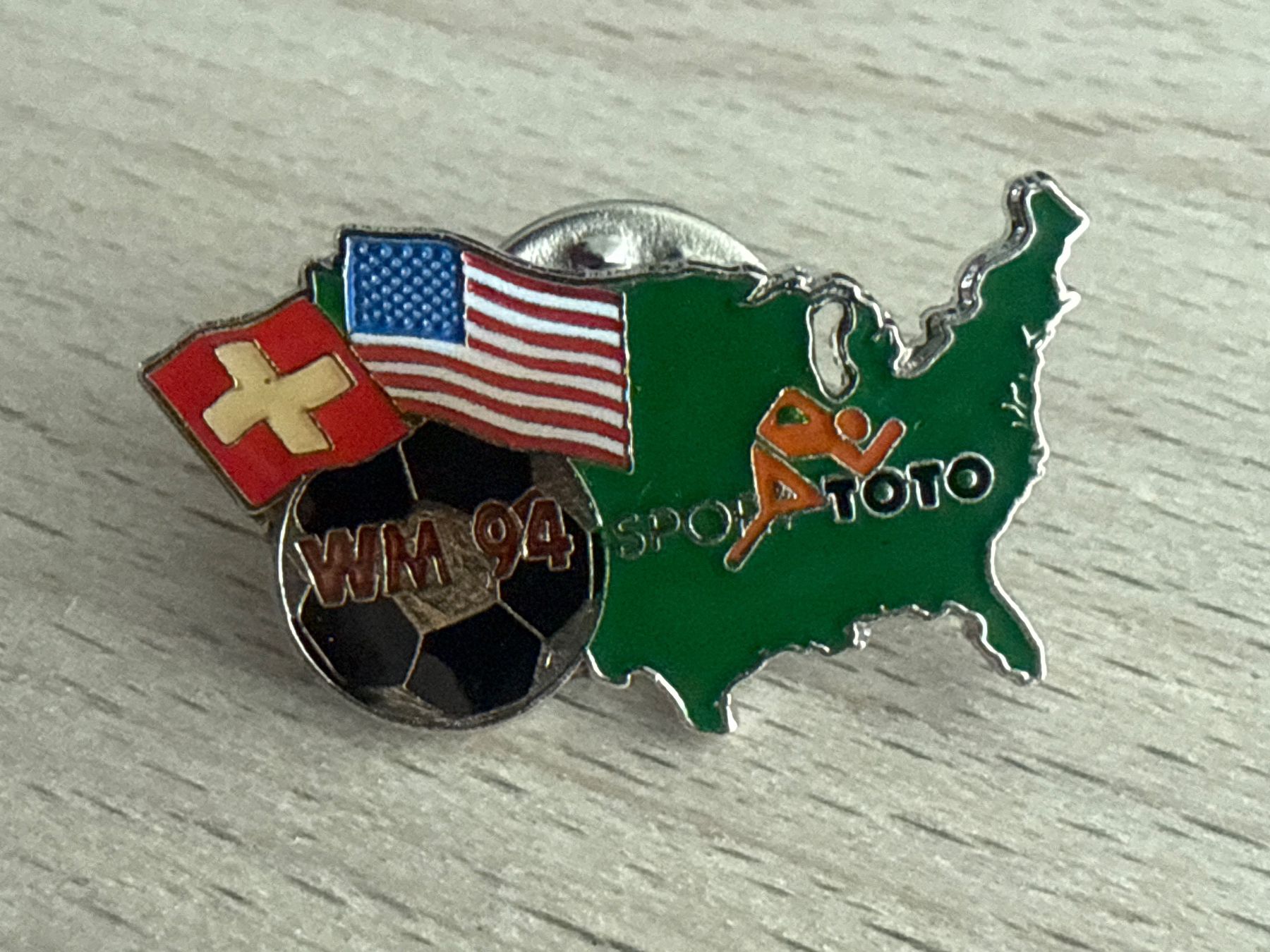 Plaketten & Abzeichen: Pin WM USA94 – Gebraucht aus Glattbrugg von Schweigmatt