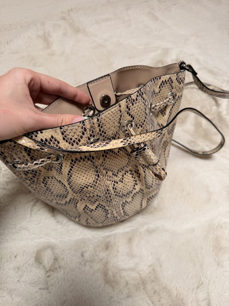 Taschen für Damen: Schlangeleder Optik Handtasche – Gebraucht aus Sempach von ljnaelena 1