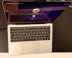 Apple MacBook Pro 13" 2017 | i5 2.3 GHz | 8 GB RAM | 256 GB