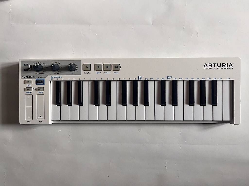 Strumenti musicali: Arturia KeyStep MIDI Keyboard & Sequencer (32 Tasten) – Usato da Zürich venduto da Madshock 1