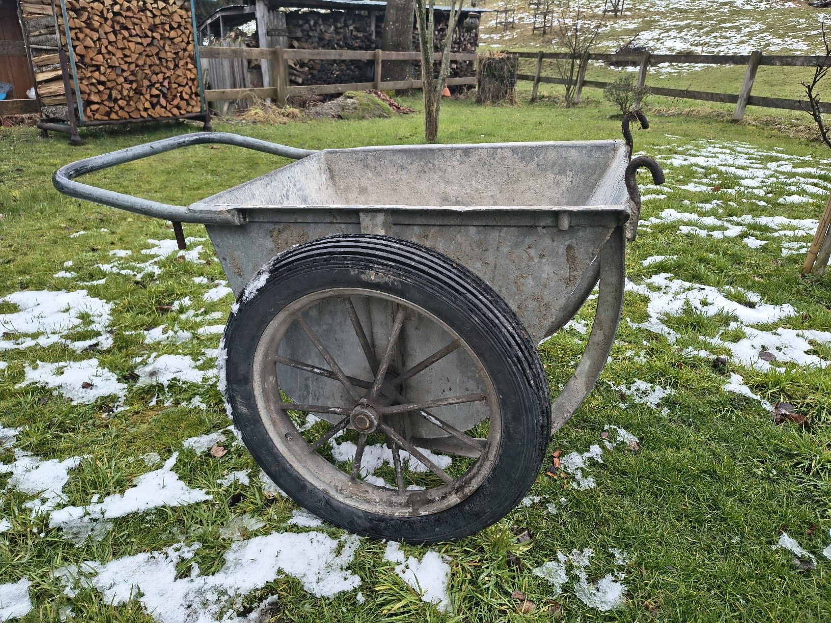 Carriole: Karette antik – Usato da Wolfhalden venduto da stingerl88 4