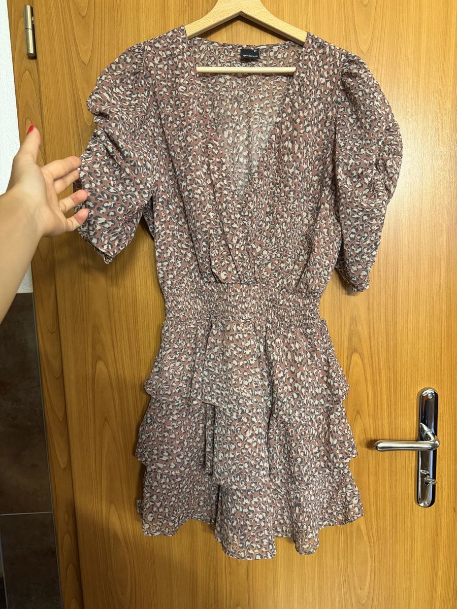 Vestiti: Kleid geblümt Grösse 38 neuwertig – Nuovo (secondo la descrizione) da Itingen venduto da roz_l6yc 1