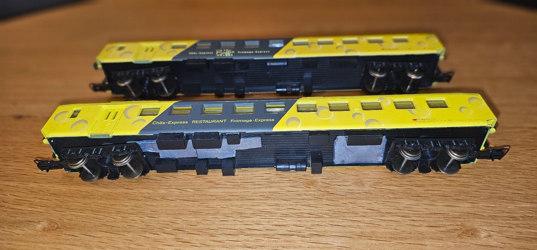 Lima Modellini di ferrovie: 2 Chäs Express Wagen – Usato da Magden venduto da rtu123 1