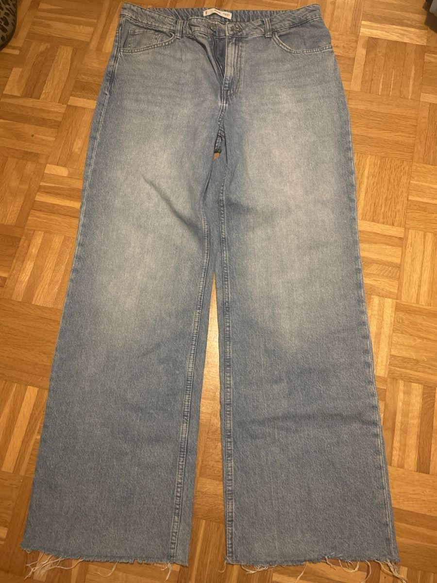 Mango Jeans: Mango Straight Leg Jeans – Nuovo (secondo la descrizione) da Solothurn venduto da con_sk82