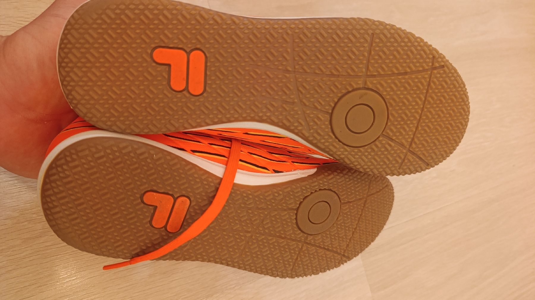 Fila Scarpe per ragazzi: Fila Hallenschuhe Orange Grösse 37 – Usato da Zürich venduto da superfecoo 2
