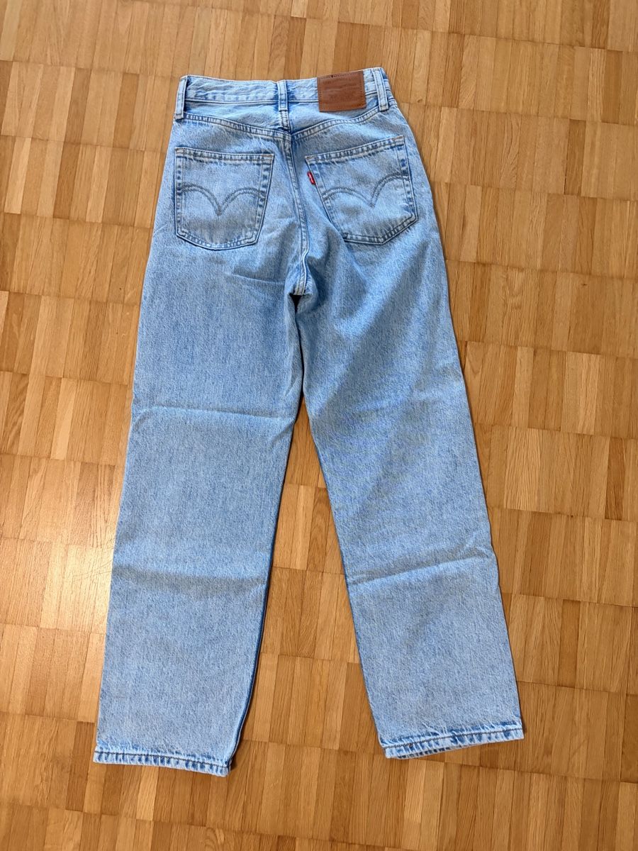 Levi's Jeans: Levis Ribcage Straight Jeans – Usato da Embrach venduto da saaaraah_ 1