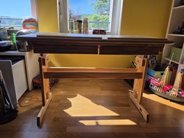 Schreibtisch aus Holz, verstellbar