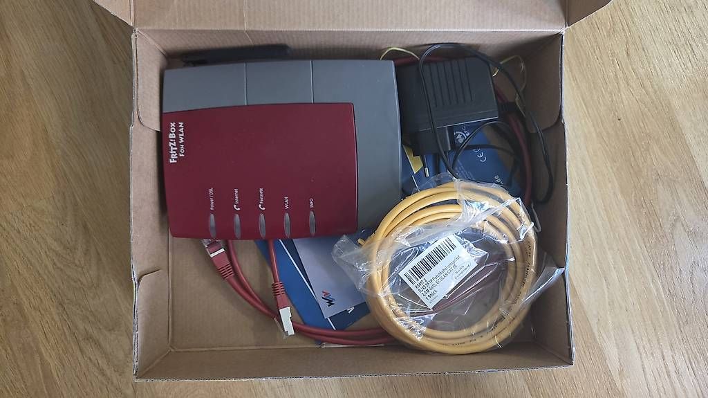 Modems & Router: Fritz Box Fon WLAN 7170 – Gebraucht aus Bottmingen von san_j2p9 1