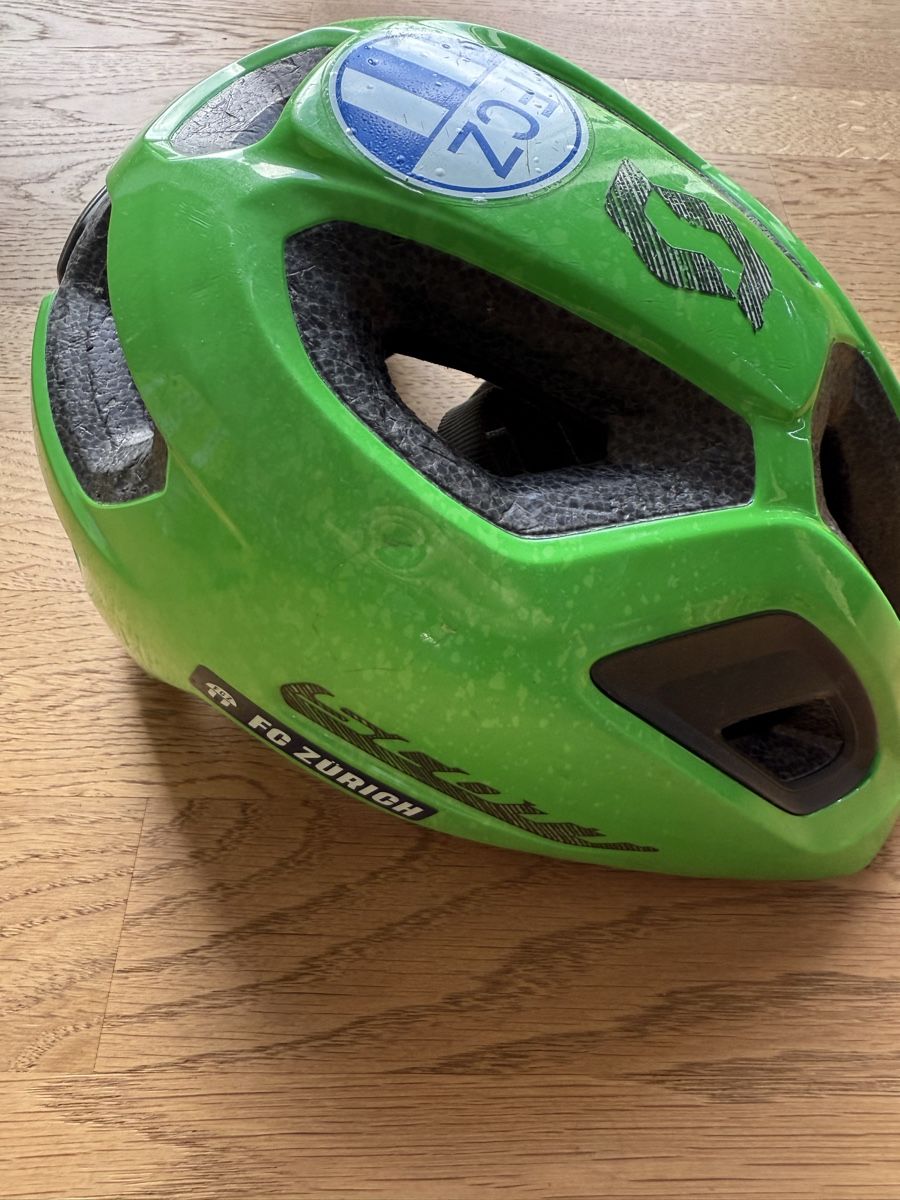 Scott Caschi: Scott Kindervelohelm – Usato da Zürich venduto da rosarose 1