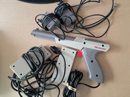 Nintendo NES US Zubehör: 2 Controller, Zapper, RF