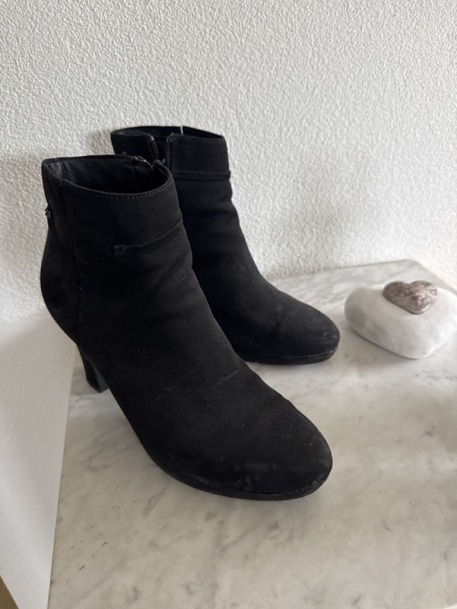 Scarpe da donna: Stiefeletten 39 Tamaris – Usato da Burgdorf venduto da Sjana