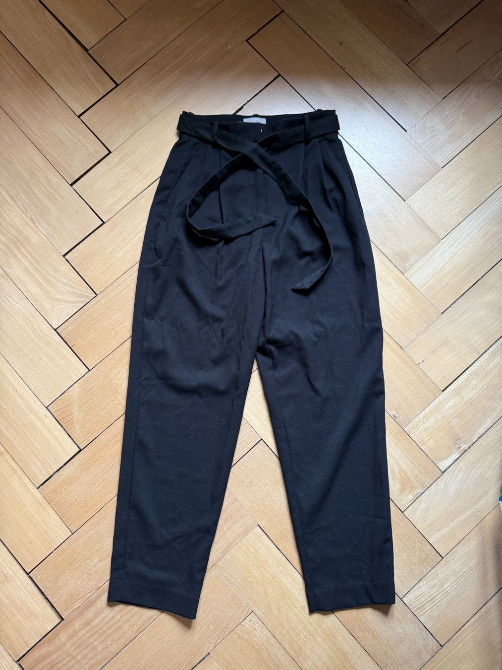 H&M Hosen: High Waist Hose schwarz 36 – Gebraucht aus Zürich von Diazaio